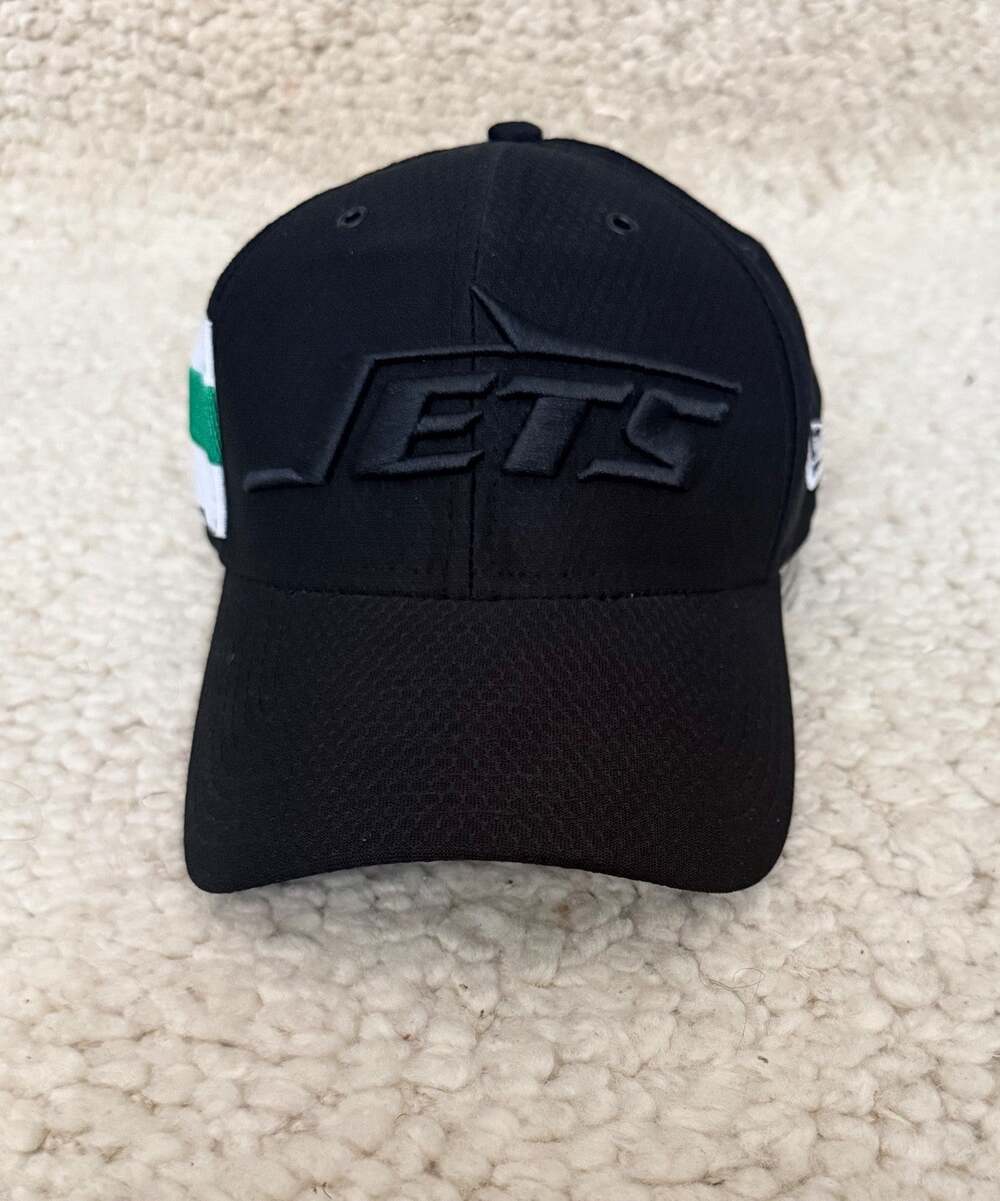 New Era 39THIRTY New York Jets Blackout Hat S/M NFL Fitted Stretch Cap